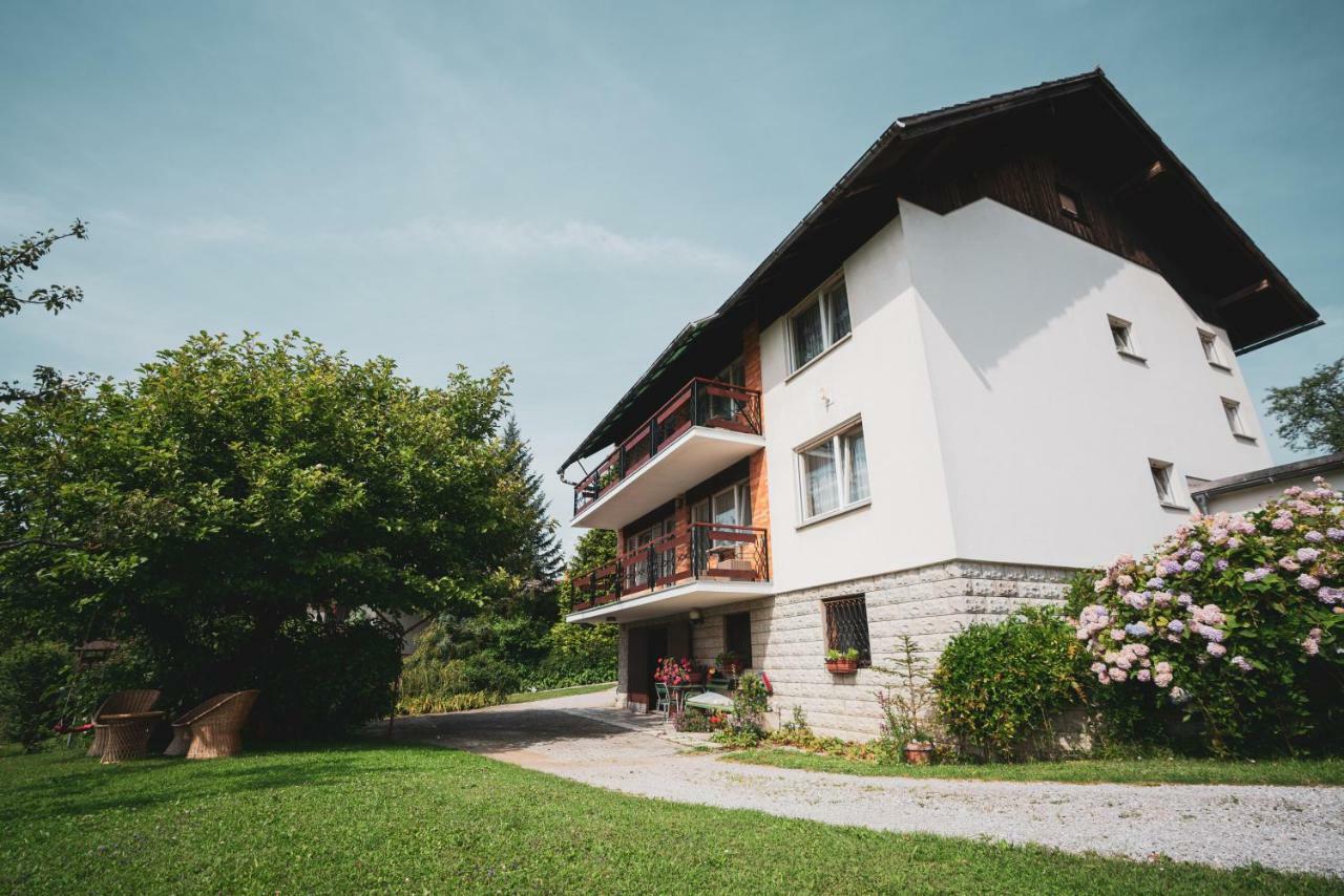 Apartmaji Retro Spodnje Gorje エクステリア 写真